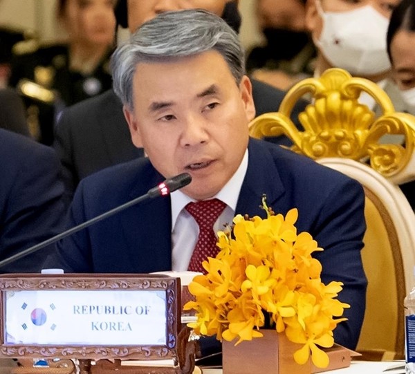 이종섭 국방부 장관이 23일(현지시간) 아세안 의장국인 캄보디아 시엠립에서 열린 제9차 아세안 확대 국방장관회의(ADMM-Plus) 본회의에 참석해 발언하고 있다.(사진=국방부 제공)
