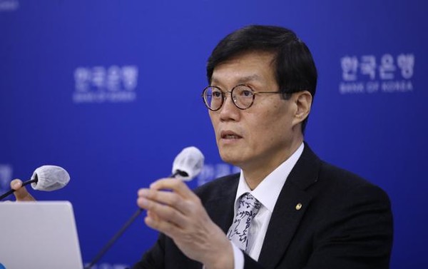 이창용 한국은행 총재가 11월 24일 서울 중구 세종대로 한국은행 브리핑실에서 기준금리를 연. 3.25%로 0.25%포인트 올린 내용의 금융통화위원회 통화정책방향회의 결과를 설명하고 있다. (사진=한국은행 제공)