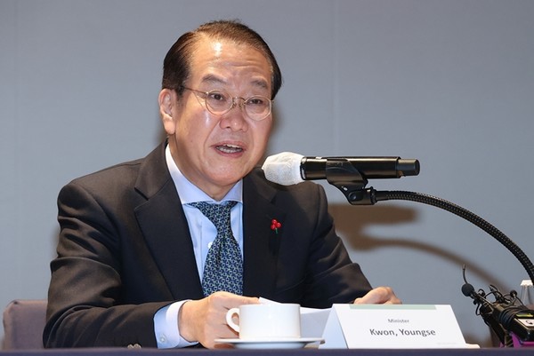 권영세 통일부 장관이 지난 16일 서울 용산구 몬드리안호텔에서 열린 주한대사·국제기구 대상 정책설명회에 참석해 발언하고 있다.(자료 사진=연합뉴스)