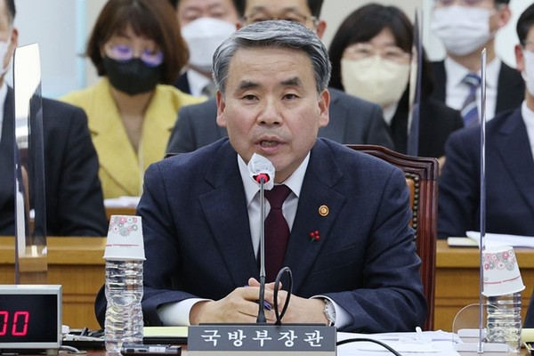 이종섭 국방부 장관이 28일 국회 국방위원회 전체회의에서 의원들의 질의에 답변하고 있다.(사진=연합뉴스)