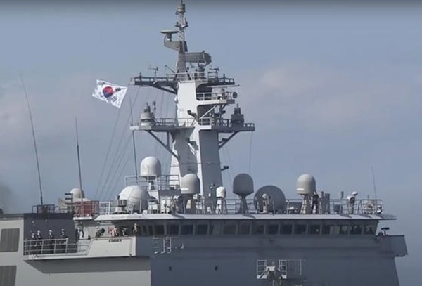 해군의 1만톤급 군수지원함 소양함.(자료 사진=해군 제공)