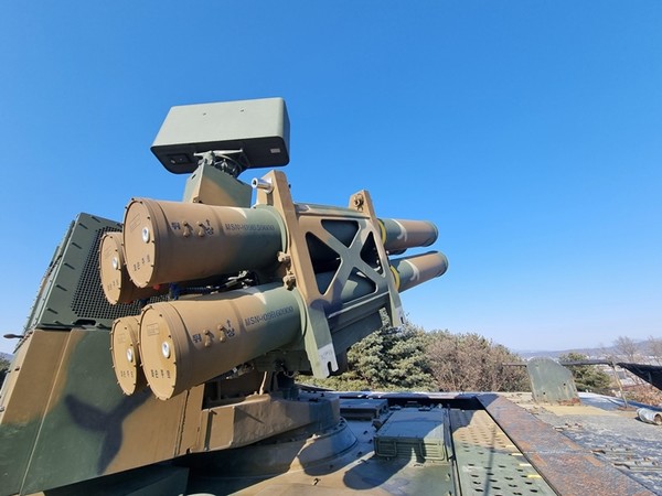 29일 경기도 앙평군 가납리 일대에서 실시된 합동방공훈련에 등장한 단거리 지대공 미사일 ‘천마’ 발사대.(사진=합동참모본부 제공)