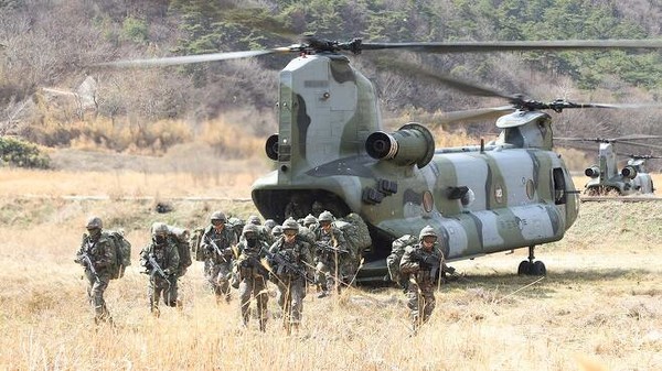 공정·공중강습 훈련에 참가한 육군 2신속대응사단 장병들.(사진=육군 제공)