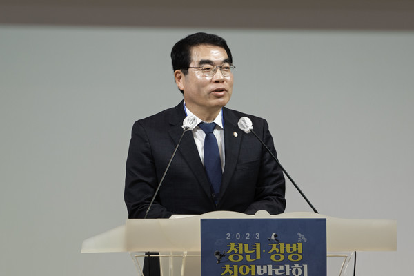 더불어민주당 양기대 국회의원이 17일 서울 용산 국방컨벤션에서 개최된 ‘2023년 청년·장병 취업박람회’ 개막식에서 축사를 하고 있다.
