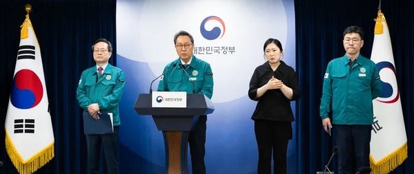 박민수 보건복지부 2차관이 22일 의사 집단행동 중앙재난안전대책본부(중대본) 브리핑을 하고 있다. (사진=보건복지부 제공)