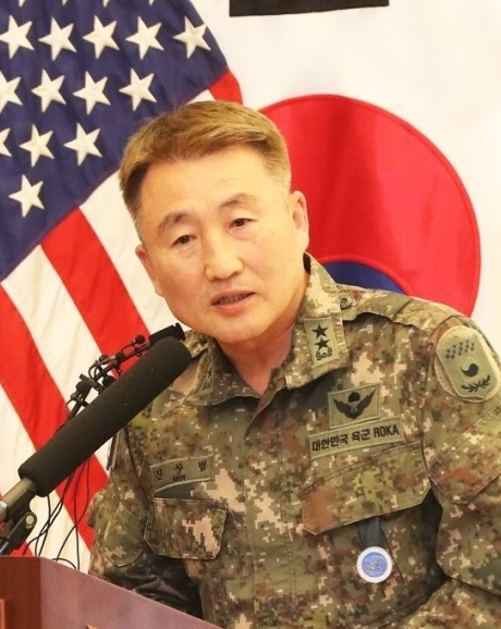 2019년 4월 18일 경기 평택시 캠프 험프리스에서 열린 ‘유엔군 사령부 미디어데이’에서 신상범 소장이 유엔사를 소개하고 있다. (국방신문 자료 사진)