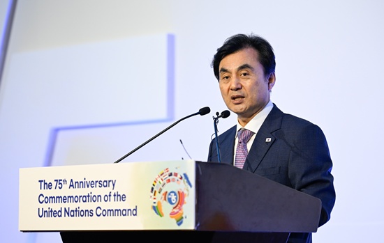 안규백 국방부 장관이 8일 오후 서울 중구 웨스틴조선호텔에서 열린 ‘유엔사 창설 75주년 기념행사’에서 환영사를 하고 있다. (사진=국방부 제공)