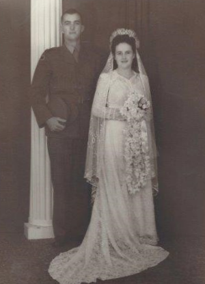 올윈 여사는 호주 6·25전쟁 참전용사협회 후원과 참전용사 및 유가족들을 위한 봉사활동 등을 통해 한·호주 협력관계에 기여했다. 그린부부의 결혼 사진. (사진=유엔기념공원 제공)