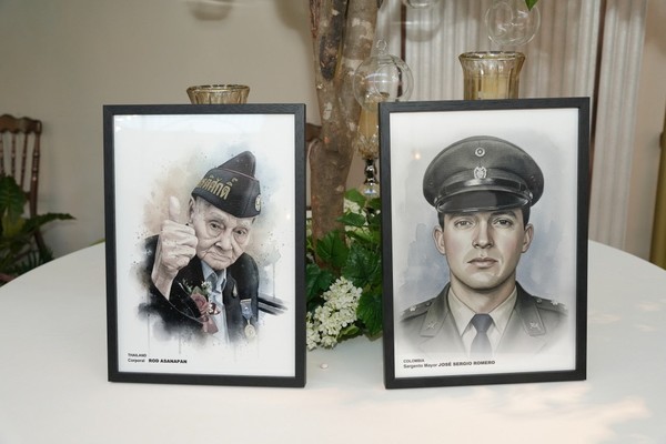 국방신문이 30~31일 이틀간 개최한 ‘6·25 유엔 참전용사 초상화 헌정 및 전시회’에서 참전국 외교사절에게 증정한 참전용사의 초상화.